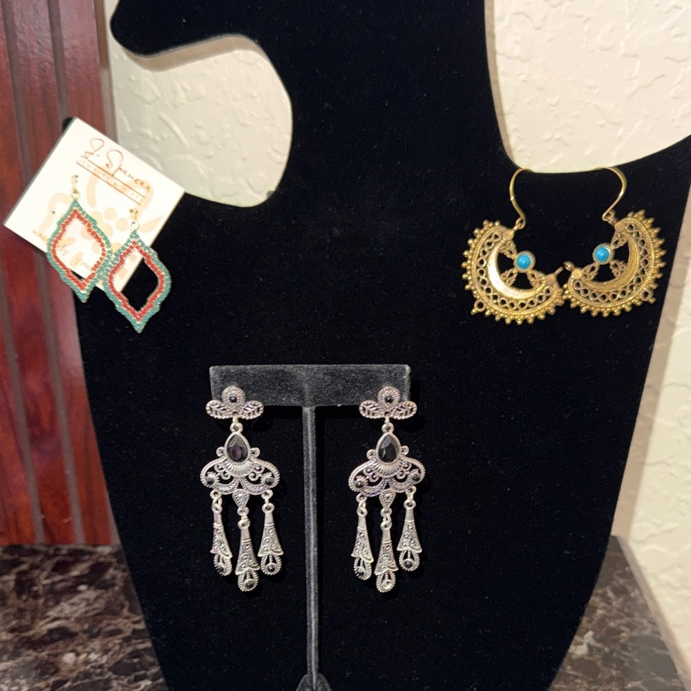 Elegant Silver and Gold Earrings Set